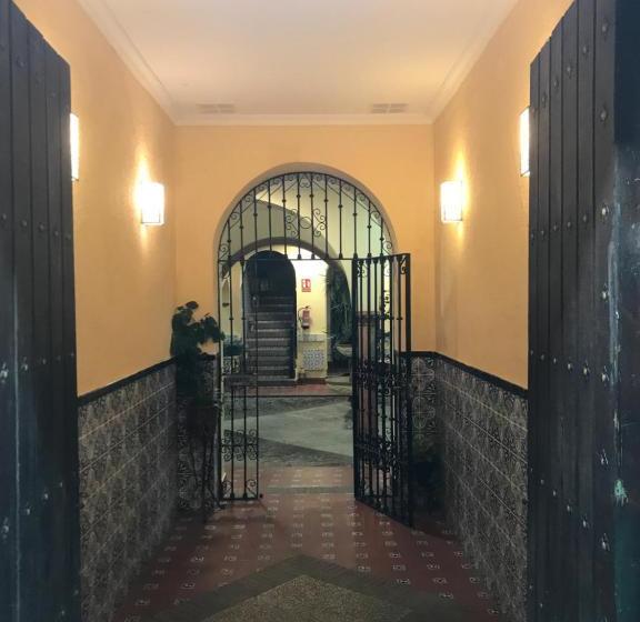 膳宿费 Hostal Fes