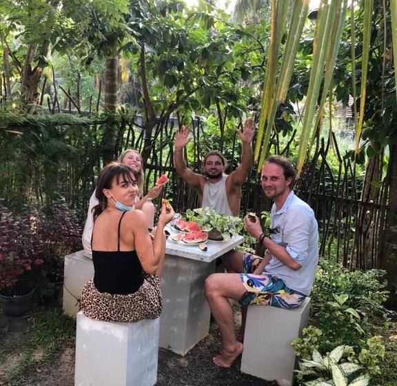 Пансион Thusitha S Nest