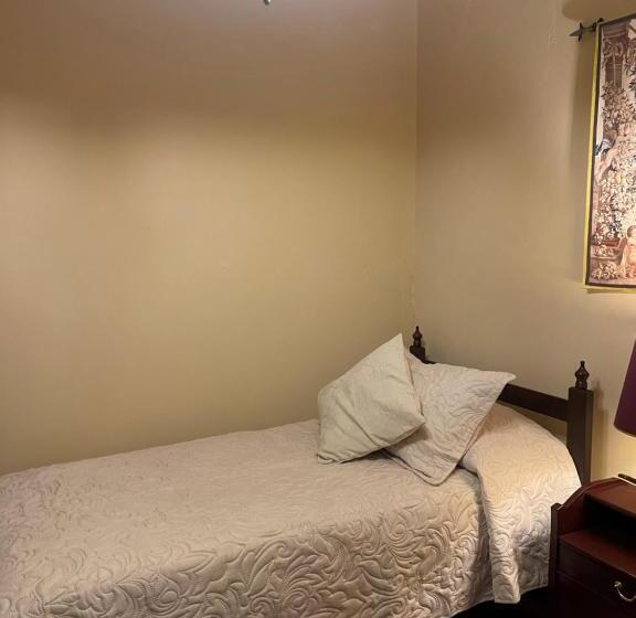 هاستل Casa Dos Leones