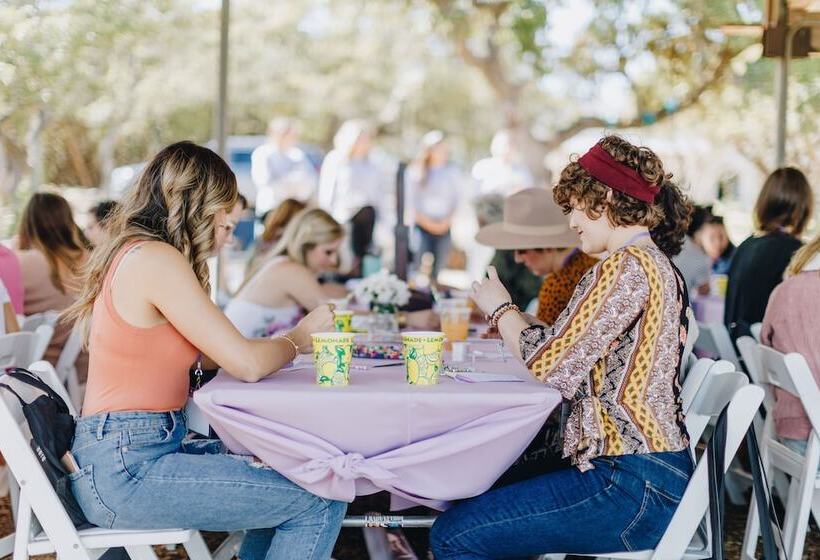 Otel Lucky Arrow Retreat  Dripping Springs