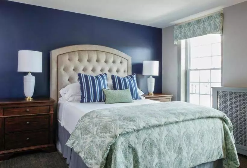 ユースホステル Farmer's Creekside Tavern & Inn