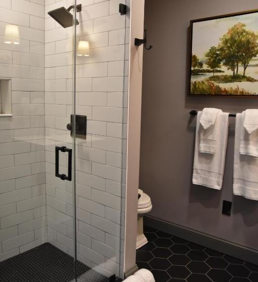 ユースホステル Farmer's Creekside Tavern & Inn