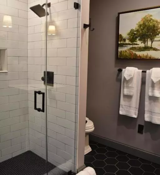 ユースホステル Farmer's Creekside Tavern & Inn