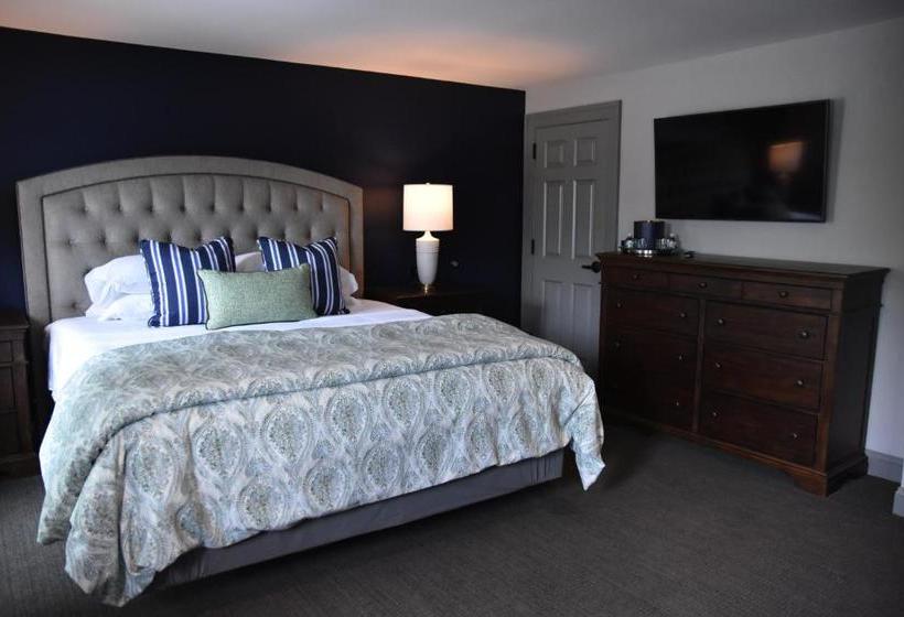 ユースホステル Farmer's Creekside Tavern & Inn