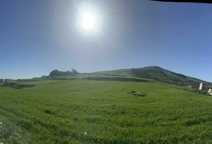 تختخواب و صبحانه Ta Pinu Guesthouse