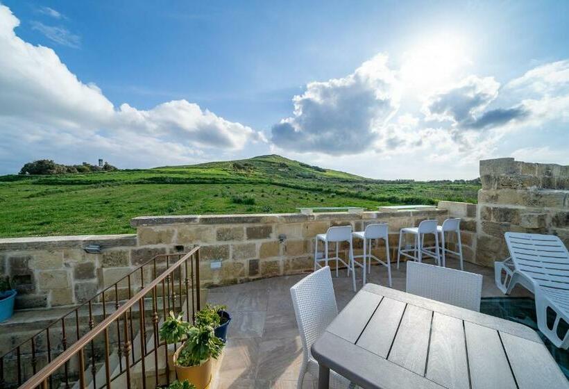 تختخواب و صبحانه Ta Pinu Guesthouse