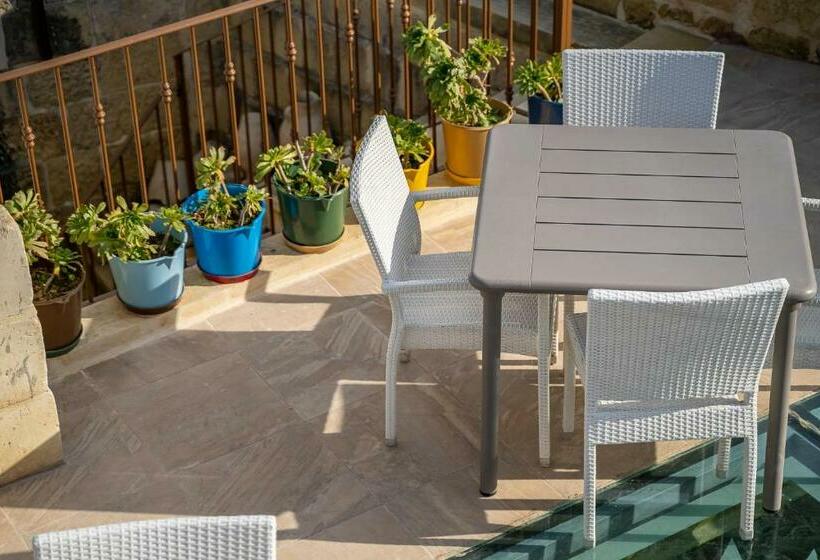 تختخواب و صبحانه Ta Pinu Guesthouse