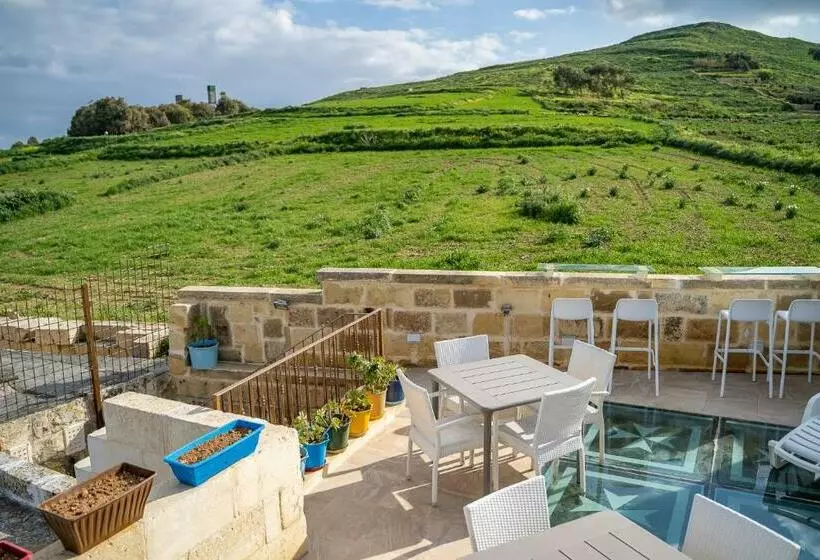 تختخواب و صبحانه Ta Pinu Guesthouse