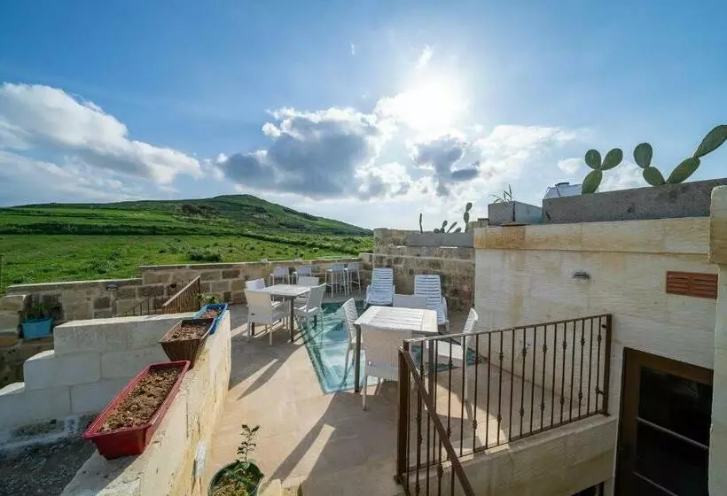 تختخواب و صبحانه Ta Pinu Guesthouse