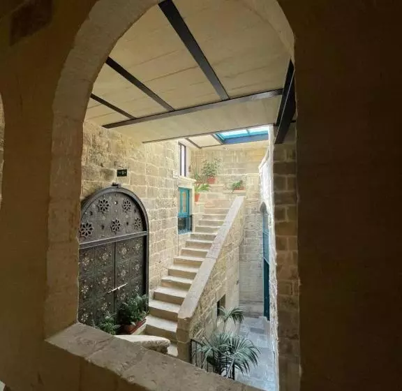 تختخواب و صبحانه Ta Pinu Guesthouse