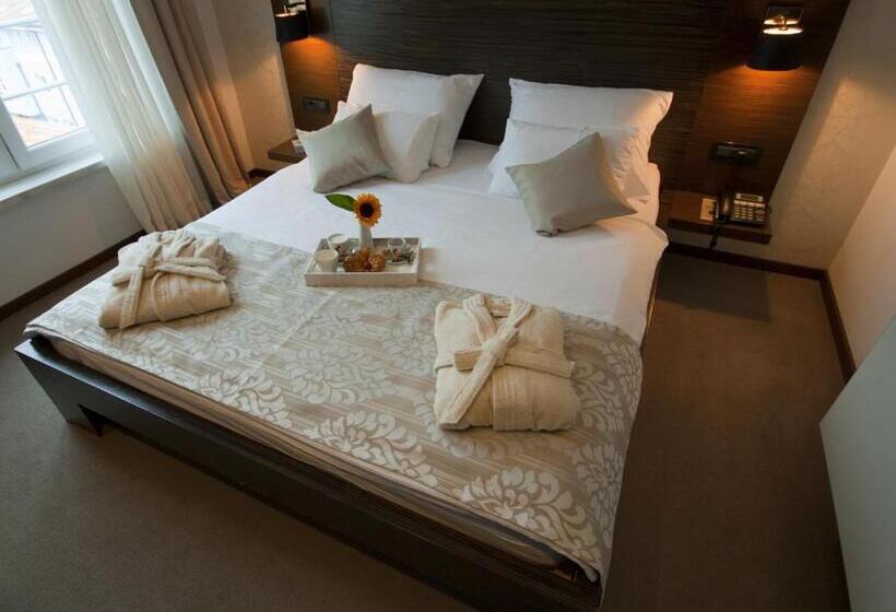 Gold Club Hotel & Casino