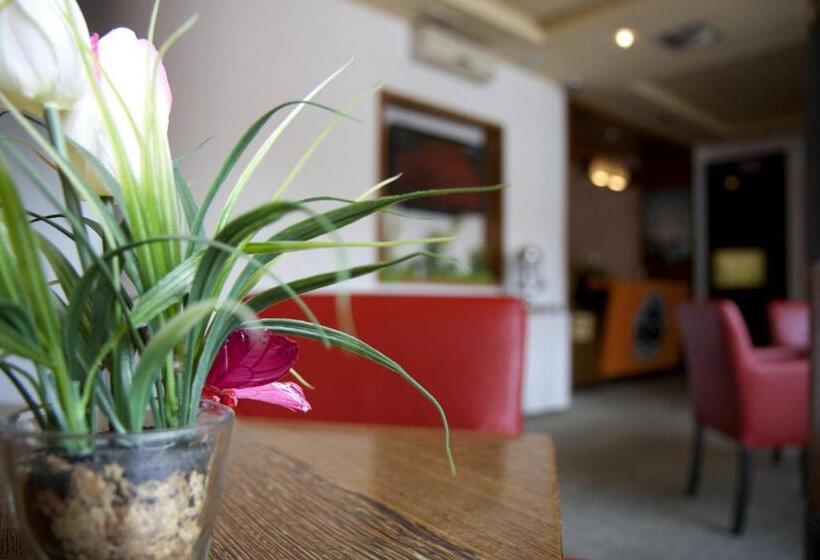 Gold Club Hotel & Casino