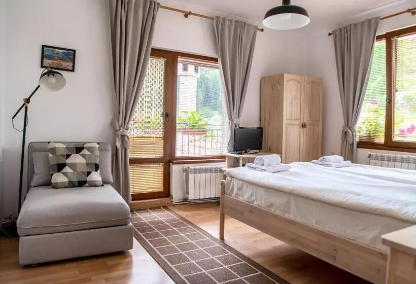 پانسیون Guest House Rossy