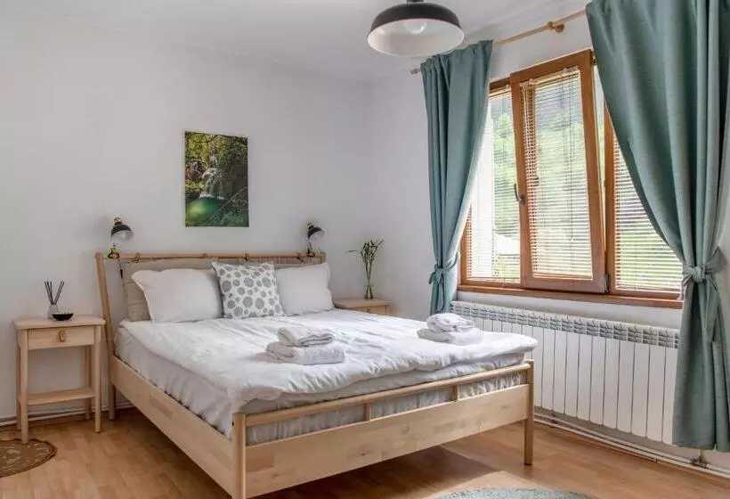 پانسیون Guest House Rossy