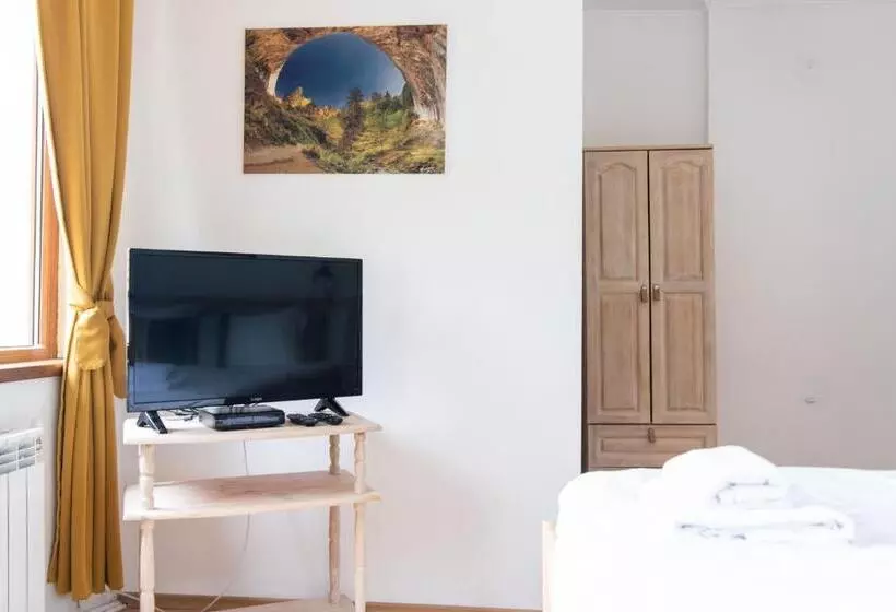 پانسیون Guest House Rossy