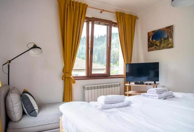 پانسیون Guest House Rossy