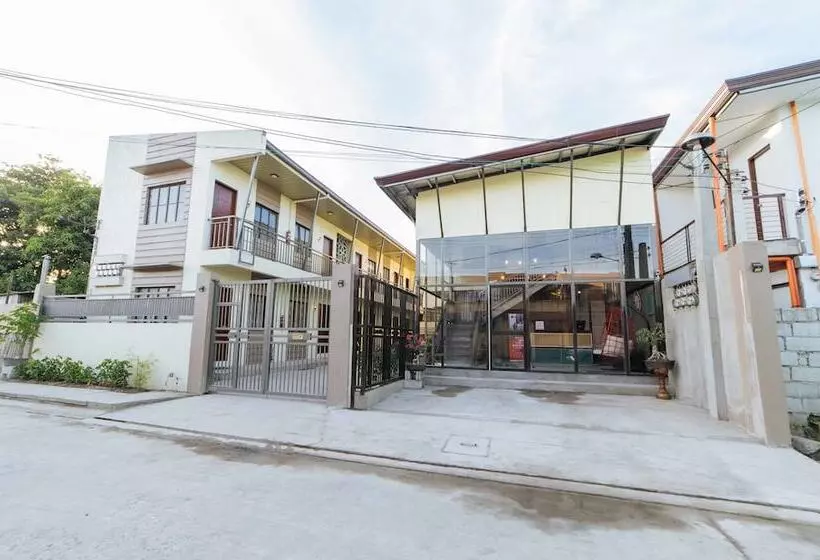 Hotelli Reddoorz Plus @ Casa Lucia Sindalan San Fernando City Pampanga