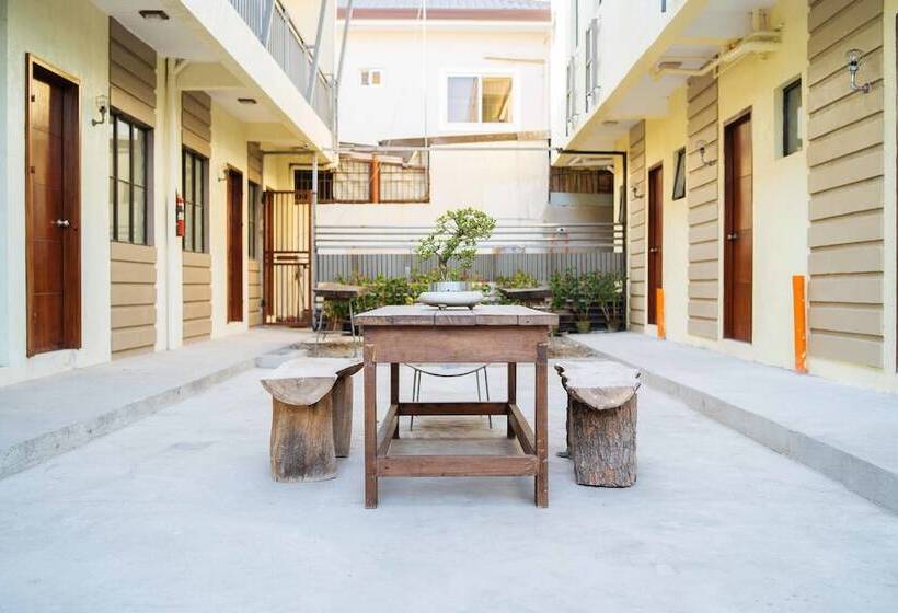 فندق Reddoorz Plus @ Casa Lucia Sindalan San Fernando City Pampanga