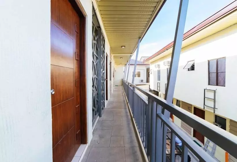 Hotelli Reddoorz Plus @ Casa Lucia Sindalan San Fernando City Pampanga