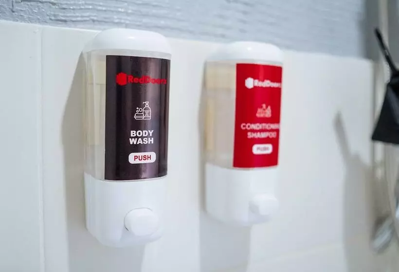 Hotelli Reddoorz Plus @ Casa Lucia Sindalan San Fernando City Pampanga