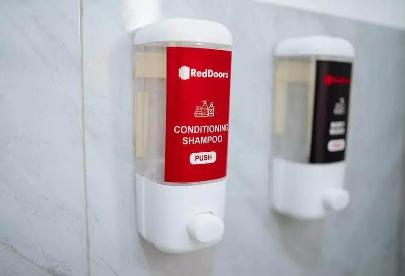 Hotelli Reddoorz Plus @ Casa Lucia Sindalan San Fernando City Pampanga