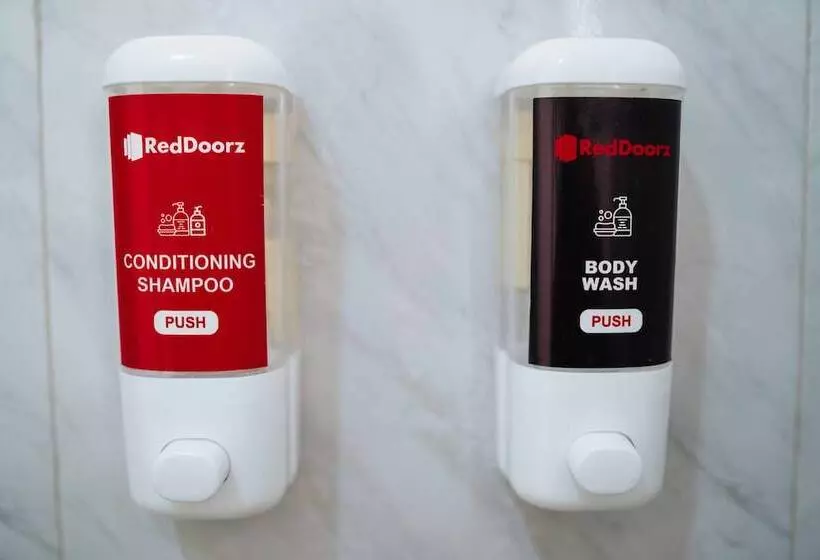 Hotelli Reddoorz Plus @ Casa Lucia Sindalan San Fernando City Pampanga