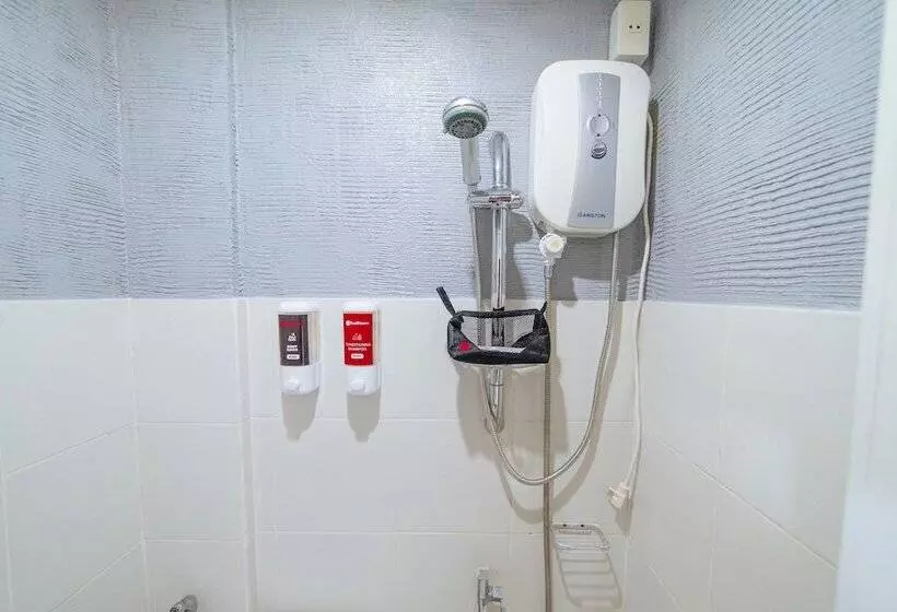 Hotelli Reddoorz Plus @ Casa Lucia Sindalan San Fernando City Pampanga