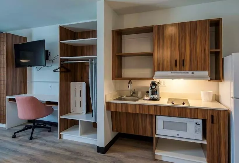 Hotelli Uptown Suites Extended Stay Tampa Fl   Riverview