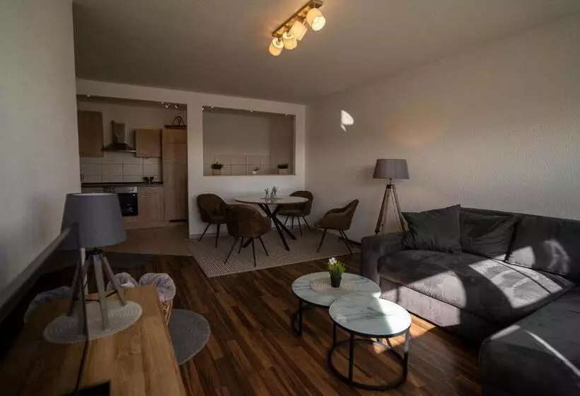 Warias Hotel & Restaurant