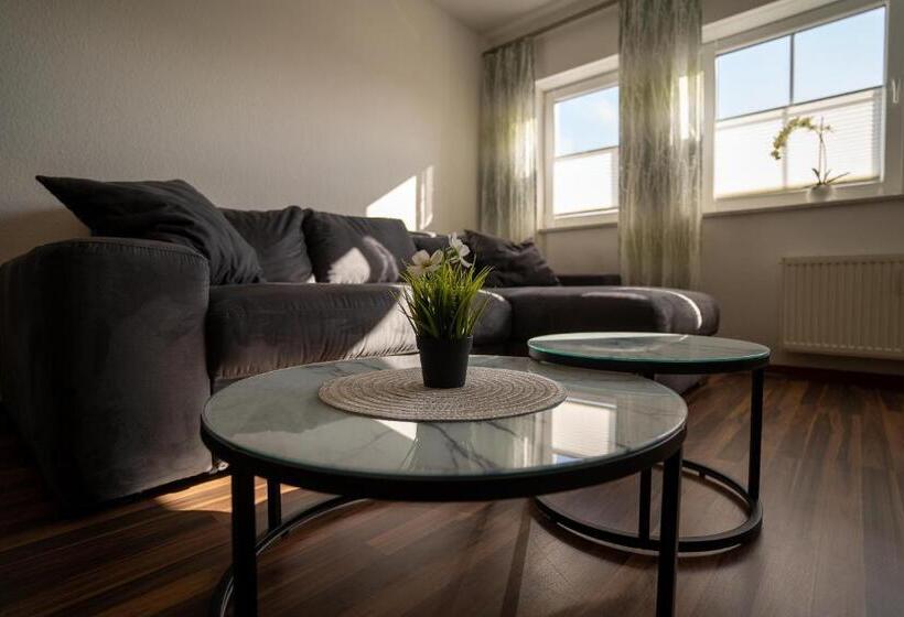 Warias Hotel & Restaurant