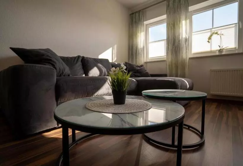 Warias Hotel & Restaurant