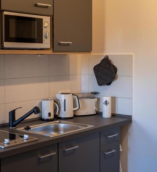 Warias Hotel & Restaurant