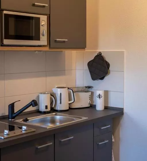 Warias Hotel & Restaurant