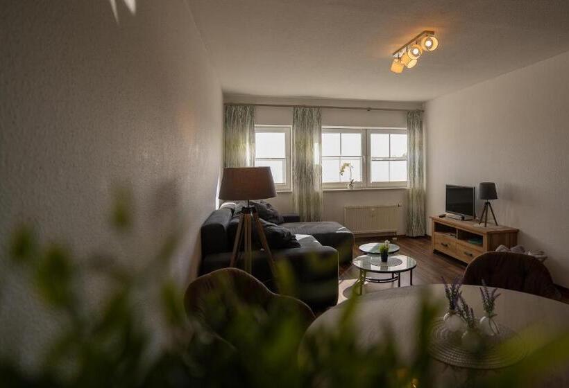 Warias Hotel & Restaurant