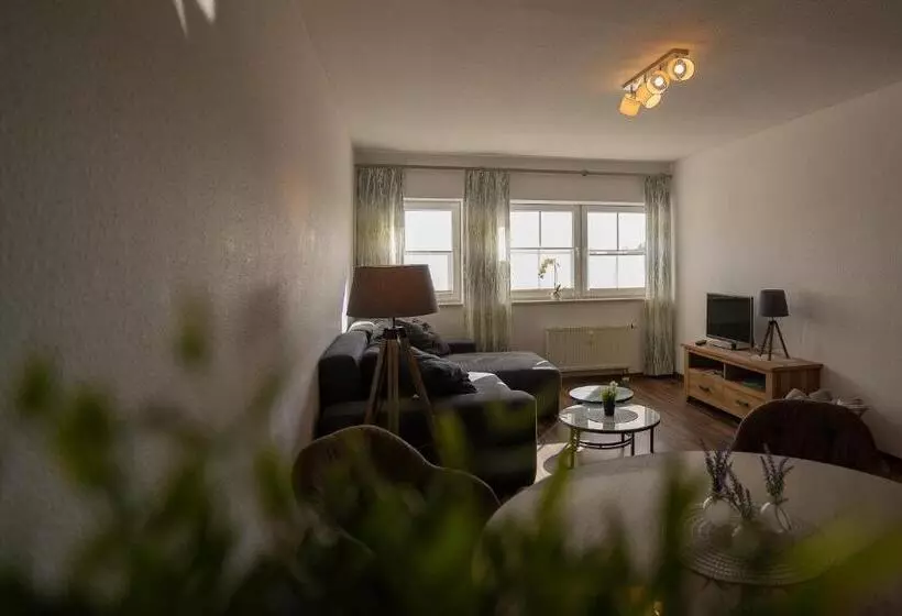 Warias Hotel & Restaurant