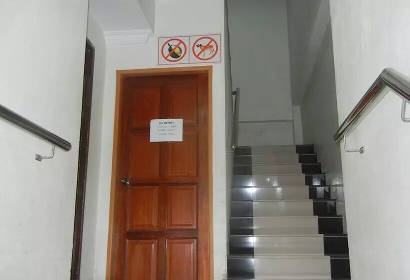هتل Borneo