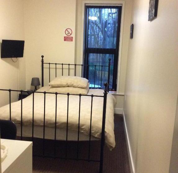 בית מלון כפרי Kings Arms