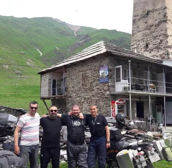 پانسیون Old Tower Guesthouse Ushguli