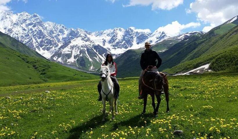 پانسیون Old Tower Guesthouse Ushguli