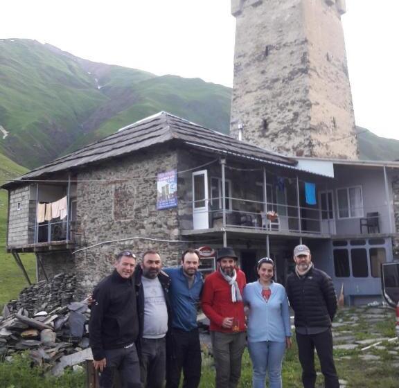 پانسیون Old Tower Guesthouse Ushguli