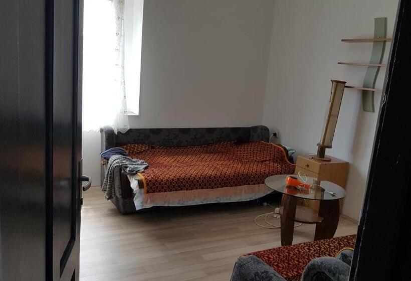 هاستل Kompleks Trnovski Vetar