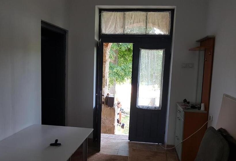 هاستل Kompleks Trnovski Vetar