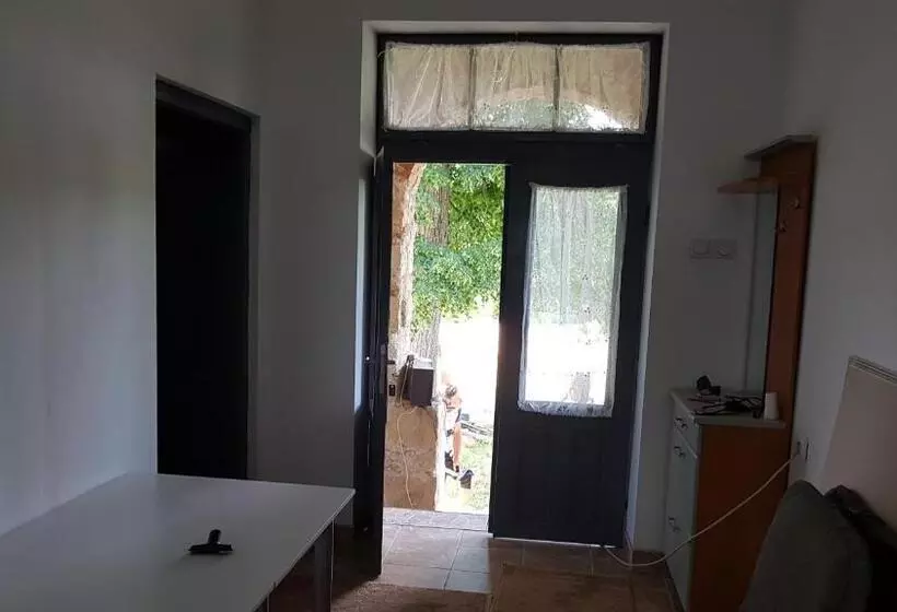 هاستل Kompleks Trnovski Vetar
