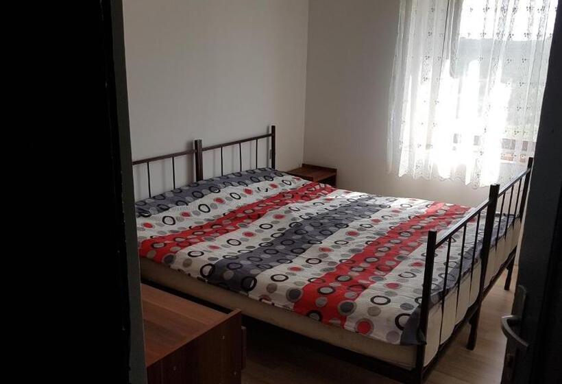 هاستل Kompleks Trnovski Vetar