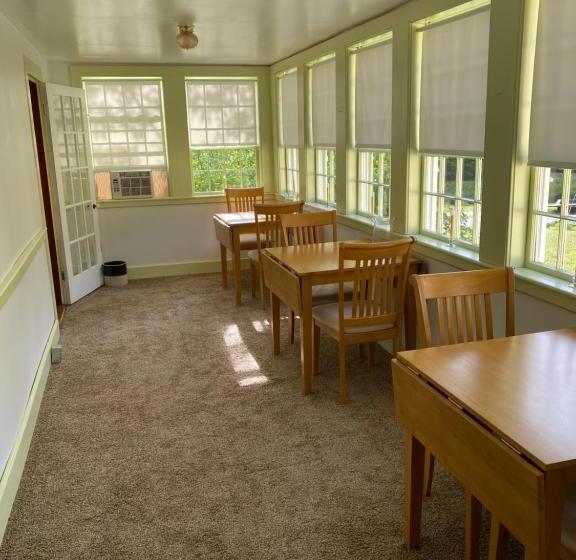 Bed and Breakfast Colonel Spencer Inn