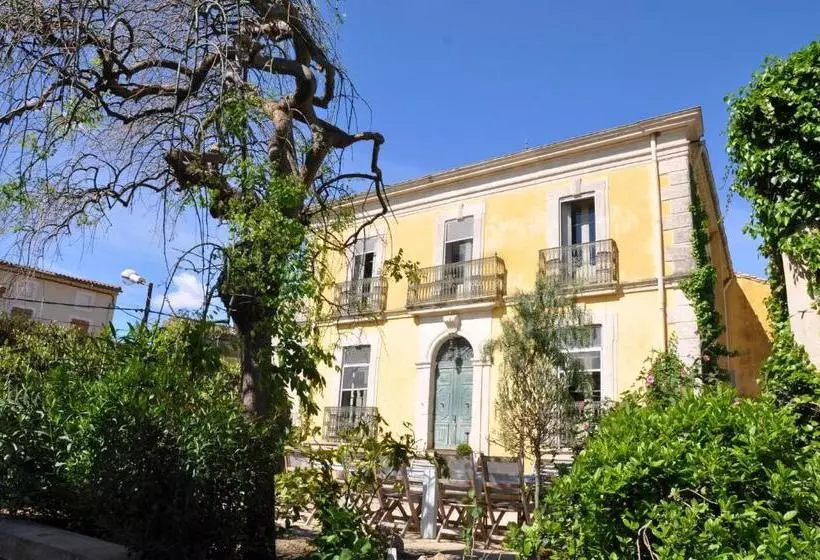 ベッドアンドブレックファースト Chambre D'hôtes La Vigneronne