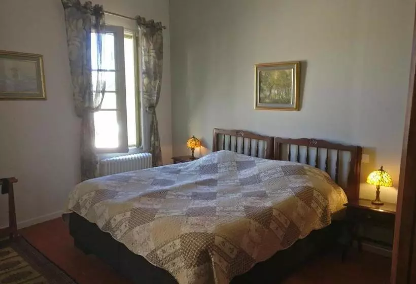 ベッドアンドブレックファースト Chambre D'hôtes La Vigneronne