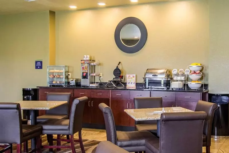 Cobblestone Hotel & Suites   Orrville