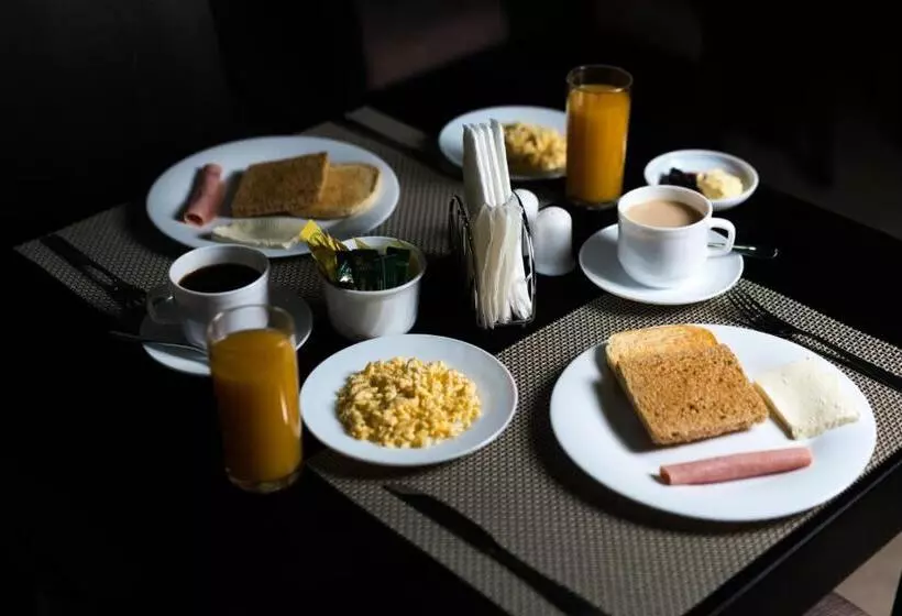 Hotelli La Ría Durán