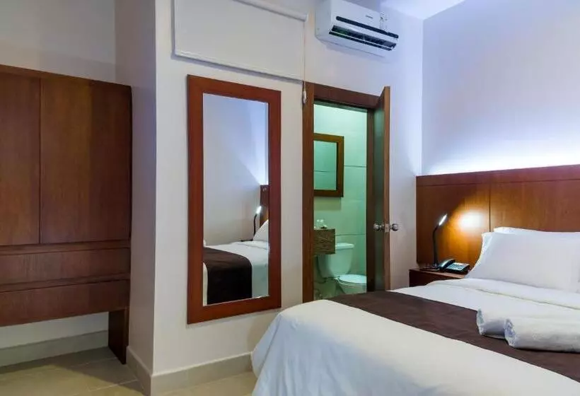 Hotelli La Ría Durán